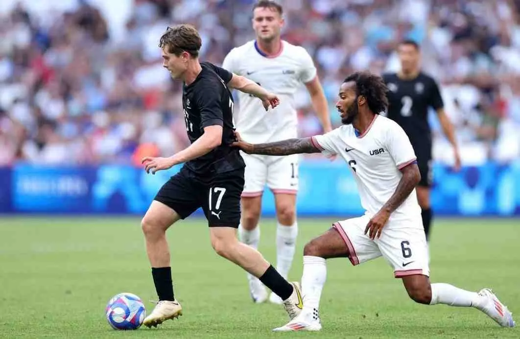 LF Elite Training Session with players